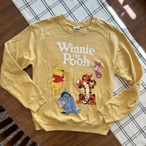 Disney Winnie the Pooh Crewneck Sweatshirt Junior Womens Medium Tigger Piglet